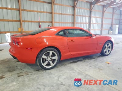 Trzecie zdjęcie samochodu z tyłu: 2010 CHEVROLET CAMARO SS VIN:2G1FK1EJ9A9135831 - miniatura