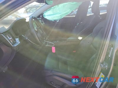 Zdjęcie 7 z 11 samochodu: 2019 VOLVO S60 T5 MOMENTUM VIN:7JR102FK2KG014115 - miniatura