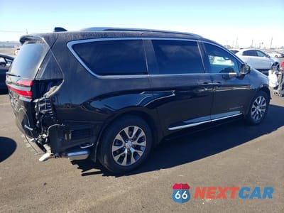 Trzecie zdjęcie samochodu z tyłu: 2025 CHRYSLER PACIFICA HYBRID PINNACLE VIN:2C4RC1N74SR574202 - miniatura