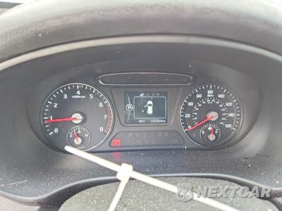 Zdjęcie 9 z 14 samochodu: 2016 KIA SORENTO LX VIN:5XYPG4A35GG116311 - miniatura
