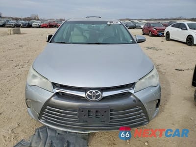 Piąte zdjęcie samochodu w środku: 2016 TOYOTA CAMRY XLE VIN:4T1BF1FK4GU519637 - miniatura