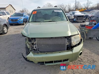 Piąte zdjęcie samochodu w środku: 2008 FORD ESCAPE XLT VIN:1FMCU93168KA92771 - miniatura