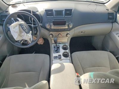 Zdjęcie 8 z 14 samochodu: 2011 TOYOTA HIGHLANDER BASE VIN:5TDZK3EH8BS031000 - miniatura