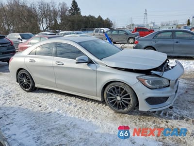 Czwarte zdjęcie samochodu z boku: 2015 MERCEDES-BENZ CLA 250 4MATIC VIN:WDDSJ4GB2FN257568 - miniatura