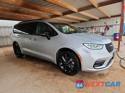 Czwarte zdjęcie samochodu z boku: 2023 CHRYSLER PACIFICA LIMITED VIN:2C4RC3GG0PR589912 - miniatura
