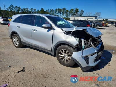 Czwarte zdjęcie samochodu z boku: 2019 KIA SORENTO LX VIN:5XYPG4A59KG558244 - miniatura