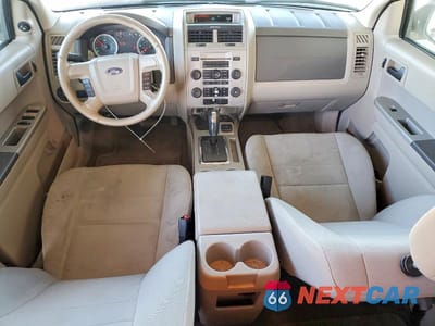 Zdjęcie 8 z 11 samochodu: 2012 FORD ESCAPE HYBRID VIN:1FMCU5K38CKB22132 - miniatura