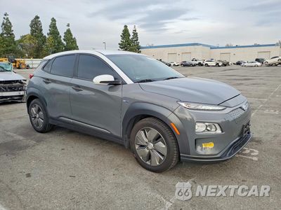 Czwarte zdjęcie samochodu z boku: 2020 HYUNDAI KONA ELECTRIC SEL VIN:KM8K23AG5LU076452 - miniatura