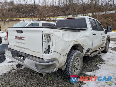 Trzecie zdjęcie samochodu z tyłu: 2024 GMC SIERRA K2500 HEAVY DUTY VIN:1GT49LEY8RF421658 - miniatura
