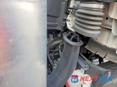 Zdjęcie 11 z 13 samochodu: 2025 ISUZU NPR HD VIN:54DC4W1D0SS207531 - miniatura