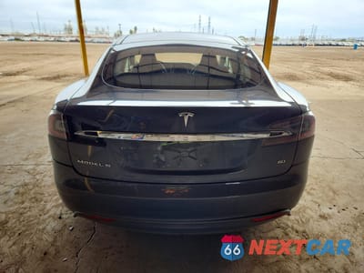 Zdjęcie 6 z 12 samochodu: 2013 TESLA MODEL S VIN:5YJSA1AG7DFP13525 - miniatura