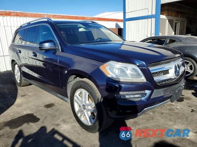 Czwarte zdjęcie samochodu z boku: 2013 MERCEDES-BENZ GL 450 4MATIC VIN:4JGDF7CE0DA165168 - miniatura