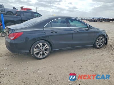 Trzecie zdjęcie samochodu z tyłu: 2019 MERCEDES-BENZ CLA 250 VIN:WDDSJ4EB7KN714310 - miniatura