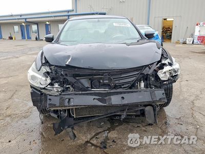 Piąte zdjęcie samochodu w środku: 2017 NISSAN ALTIMA 2.5 SV VIN:1N4AL3AP6HC138442 - miniatura