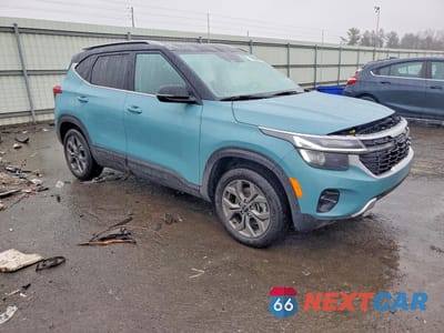 Czwarte zdjęcie samochodu z boku: 2024 KIA SELTOS S VIN:KNDEUCAA3R7475911 - miniatura