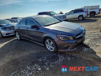 Czwarte zdjęcie samochodu z boku: 2016 MERCEDES-BENZ CLA 250 VIN:WDDSJ4EB6GN333734 - miniatura