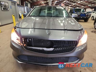 Piąte zdjęcie samochodu w środku: 2019 MERCEDES-BENZ CLA 250 VIN:WDDSJ4EB0KN734768 - miniatura