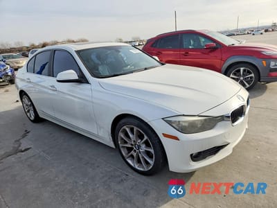 Czwarte zdjęcie samochodu z boku: 2015 BMW 320 I VIN:WBA3B1G50FNT07899 - miniatura