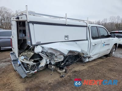 Trzecie zdjęcie samochodu z tyłu: 2020 RAM 1500 VIN:1C6RRFBGXLN298162 - miniatura