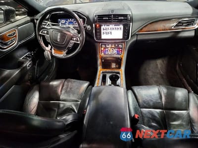 Zdjęcie 8 z 12 samochodu: 2017 LINCOLN CONTINENTAL RESERVE VIN:1LN6L9NC8H5624356 - miniatura