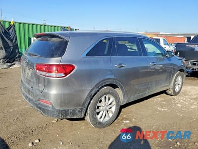 Trzecie zdjęcie samochodu z tyłu: 2017 KIA SORENTO LX VIN:5XYPGDA38HG269525 - miniatura