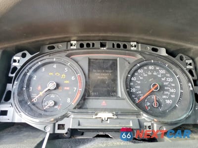 Zdjęcie 9 z 12 samochodu: 2016 VOLKSWAGEN GOLF R VIN:WVWLF7AU5GW201695 - miniatura