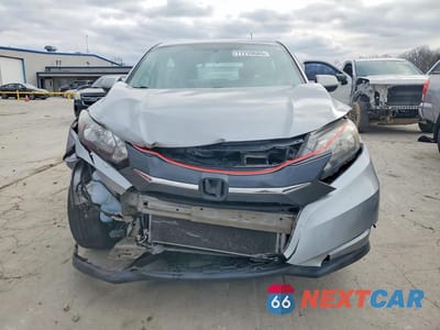 Piąte zdjęcie samochodu w środku: 2017 HONDA HR-V LX VIN:3CZRU5H30HM714026 - miniatura