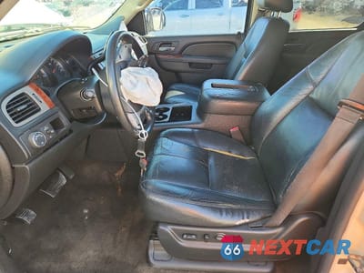 Zdjęcie 7 z 14 samochodu: 2013 GMC YUKON XL C1500 SLT VIN:1GKS1KE00DR370042 - miniatura