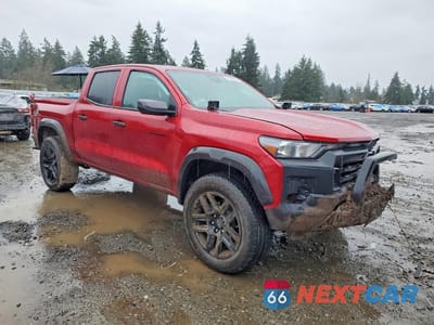 Czwarte zdjęcie samochodu z boku: 2025 CHEVROLET COLORADO TRAIL BOSS VIN:1GCPTEEK4S1122256 - miniatura