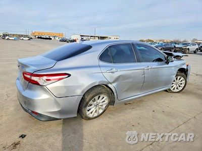 Trzecie zdjęcie samochodu z tyłu: 2020 TOYOTA CAMRY LE VIN:4T1C11AK7LU927862 - miniatura