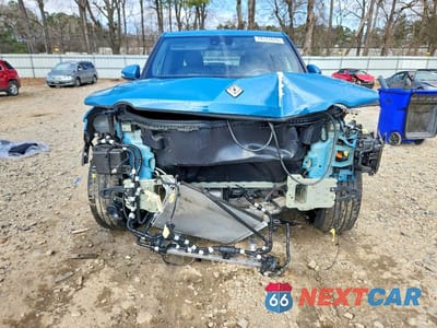 Piąte zdjęcie samochodu w środku: 2023 RIVIAN R1T ADVENTURE VIN:7FCTGBAA3PN028622 - miniatura