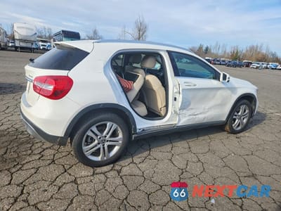Trzecie zdjęcie samochodu z tyłu: 2019 MERCEDES-BENZ GLA 250 4MATIC VIN:WDCTG4GB7KJ581320 - miniatura