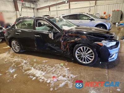 Czwarte zdjęcie samochodu z boku: 2019 INFINITI Q50 3.0T LUXE VIN:JN1EV7AP4KM540011 - miniatura