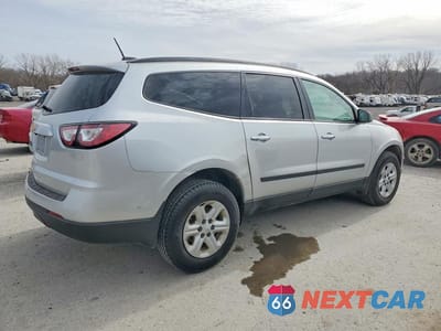 Trzecie zdjęcie samochodu z tyłu: 2017 CHEVROLET TRAVERSE LS VIN:1GNKRFKD4HJ309534 - miniatura