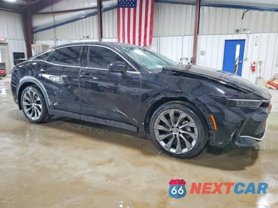 Czwarte zdjęcie samochodu z boku: 2023 TOYOTA CROWN LIMITED VIN:JTDAAAAF0P3010921 - miniatura