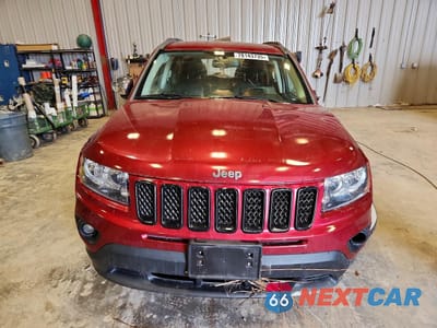 Piąte zdjęcie samochodu w środku: 2015 JEEP COMPASS LATITUDE VIN:1C4NJDEB0FD357040 - miniatura