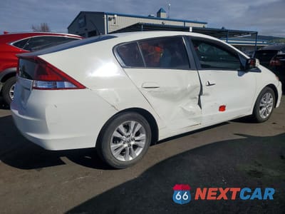 Trzecie zdjęcie samochodu z tyłu: 2013 HONDA INSIGHT EX VIN:JHMZE2H76DS000471 - miniatura