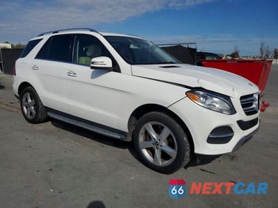 Czwarte zdjęcie samochodu z boku: 2018 MERCEDES-BENZ GLE 350 VIN:4JGDA5JB8JB069113 - miniatura