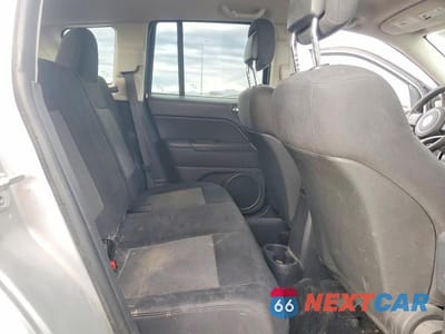 Zdjęcie 10 z 11 samochodu: 2011 JEEP COMPASS VIN:1J4NF1FB4BD278425 - miniatura