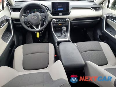 Zdjęcie 8 z 13 samochodu: 2025 TOYOTA RAV4 XLE VIN:JTMRWRFV9SD328719 - miniatura