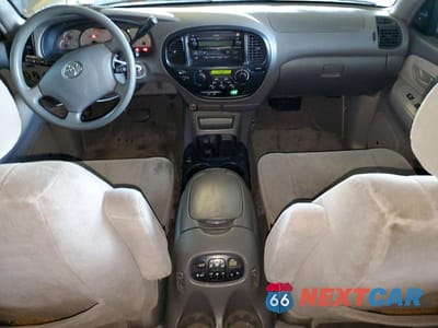 Zdjęcie 8 z 12 samochodu: 2004 TOYOTA SEQUOIA SR5 VIN:5TDBT44A44S210176 - miniatura