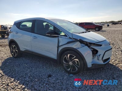 Czwarte zdjęcie samochodu z boku: 2023 CHEVROLET BOLT EV 2LT VIN:1G1FX6S07P4152200 - miniatura