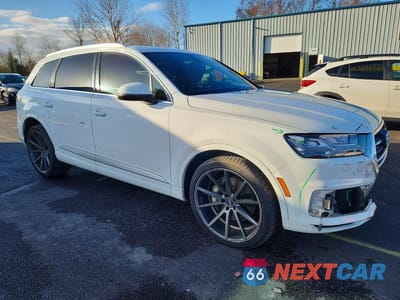 Czwarte zdjęcie samochodu z boku: 2018 AUDI Q7 VIN:WA1VAAF71JD039035 - miniatura