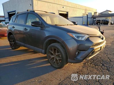 Czwarte zdjęcie samochodu z boku: 2018 TOYOTA RAV4 SE VIN:JTMNFREV1JJ747339 - miniatura