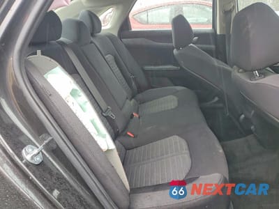 Zdjęcie 10 z 12 samochodu: 2026 KIA K5 LXS VIN:KNAG24J76T5434407 - miniatura