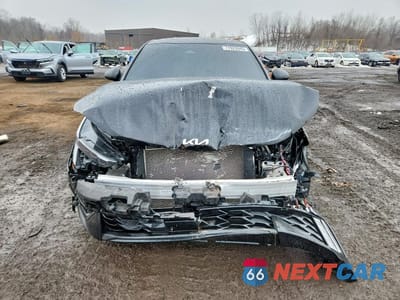 Piąte zdjęcie samochodu w środku: 2025 KIA K5 GT-LINE VIN:KNAG64J74S5352923 - miniatura