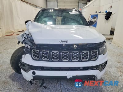 Piąte zdjęcie samochodu w środku: 2025 JEEP COMPASS LIMITED VIN:3C4NJDCN3ST624852 - miniatura