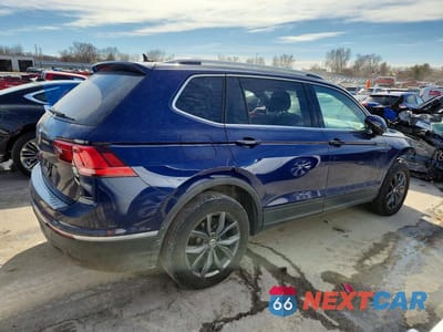 Trzecie zdjęcie samochodu z tyłu: 2022 VOLKSWAGEN TIGUAN SE VIN:3VV3B7AX6NM159896 - miniatura