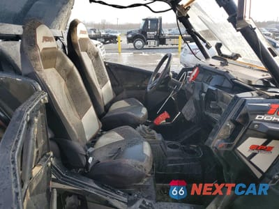 Piąte zdjęcie samochodu w środku: 2014 POLARIS RZR 1000 XP UTILITY VEHICLE VIN:4XAST1EA4EF362240 - miniatura