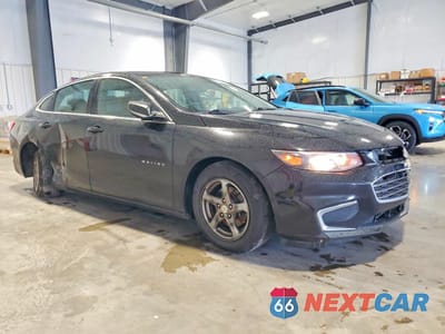 Czwarte zdjęcie samochodu z boku: 2016 CHEVROLET MALIBU LS VIN:1G1ZB5ST3GF243257 - miniatura